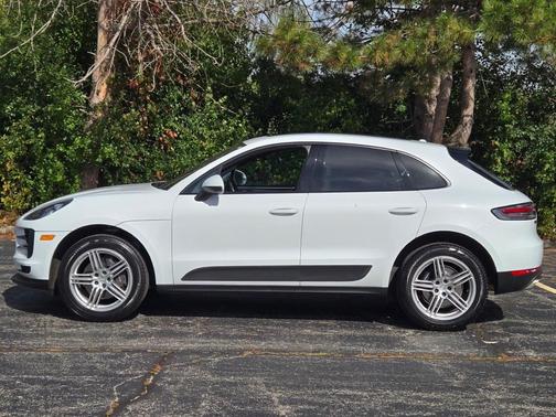 2021 Porsche Macan Base (PDK)