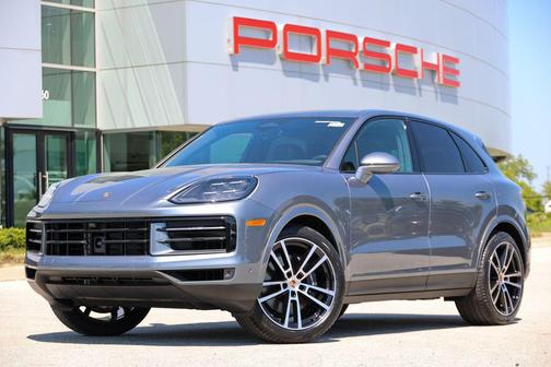 Platinum Silver Metallic 2026 Porsche Cayenne Cayenne