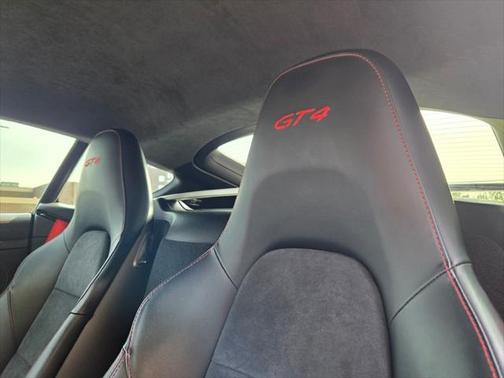2016 Porsche Cayman GT4