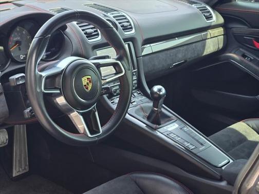 2016 Porsche Cayman GT4