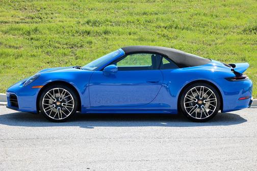 Lugano Blue 2026 Porsche 911 Carrera