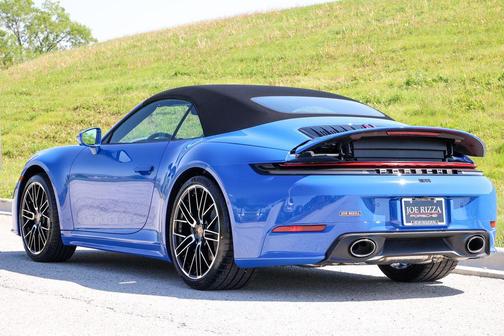Lugano Blue 2026 Porsche 911 Carrera