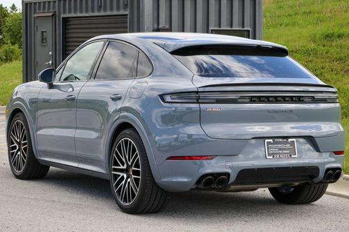 Arctic Grey 2025 Porsche Cayenne Cayenne S E-Hybrid
