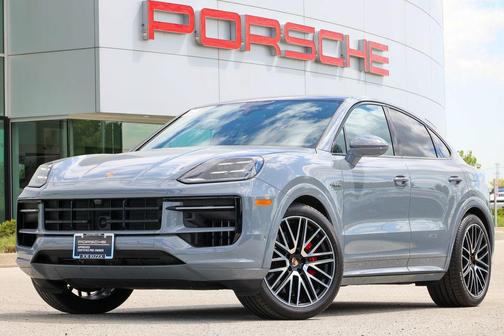Arctic Grey 2025 Porsche Cayenne Cayenne S E-Hybrid