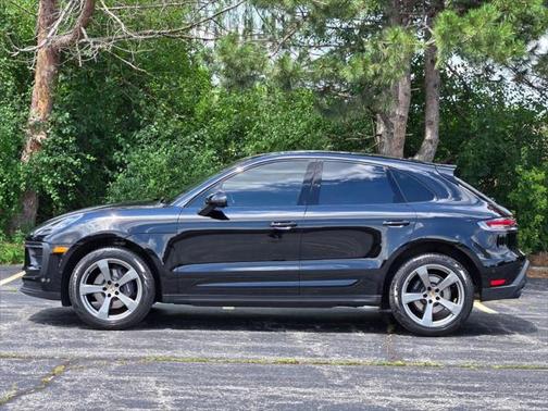 2022 Porsche Macan Base