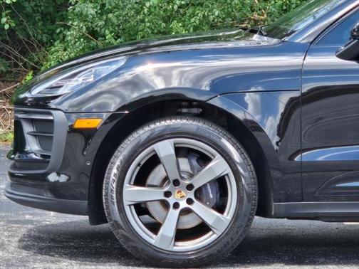 2022 Porsche Macan Base