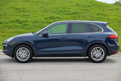 Blue 2012 Porsche Cayenne Cayenne