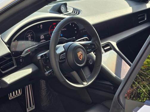 2026 Porsche Taycan 