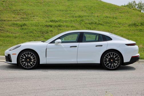 Carrara White Metallic 2025 Porsche Panamera 4