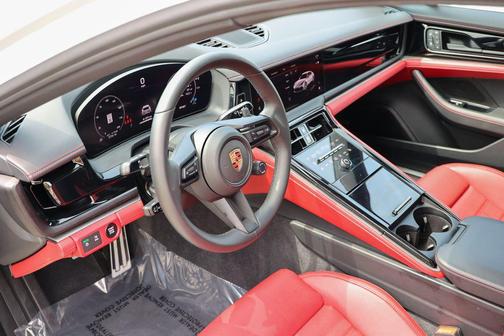 Carrara White Metallic 2025 Porsche Panamera 4