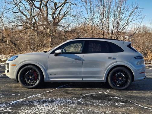 2026 Porsche Cayenne GTS