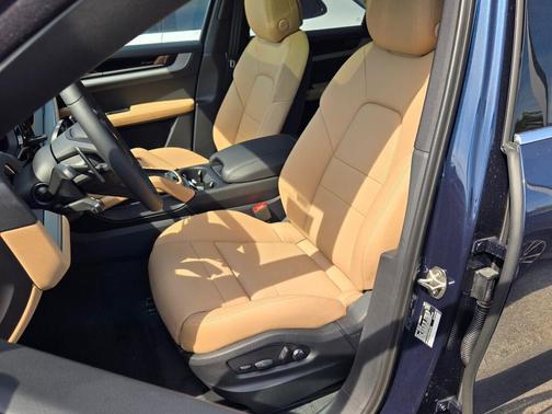 2025 Porsche Cayenne 