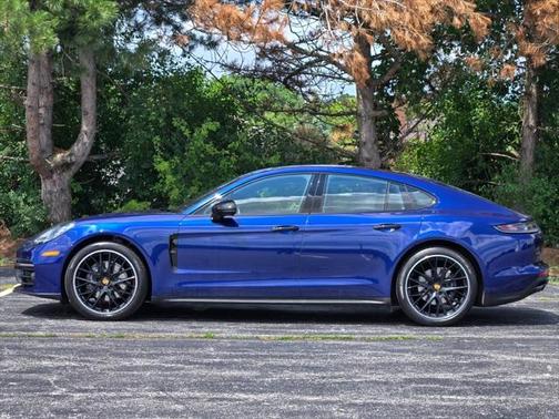 2023 Porsche Panamera 4