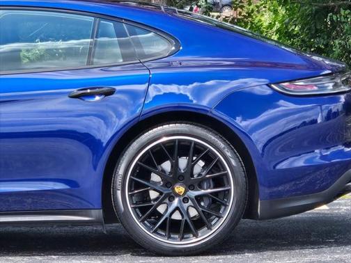 2023 Porsche Panamera 4