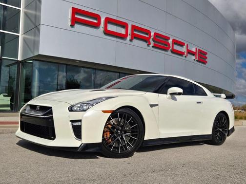 2020 Nissan GT-R Premium Dual-clutch 6-Speed Transmission
