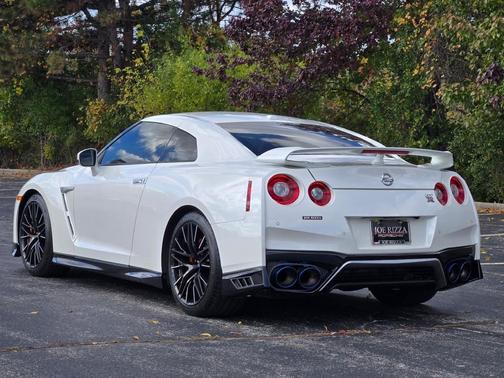2020 Nissan GT-R Premium Dual-clutch 6-Speed Transmission