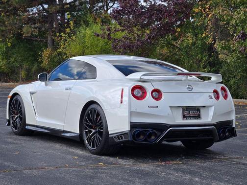 2020 Nissan GT-R Premium Dual-clutch 6-Speed Transmission