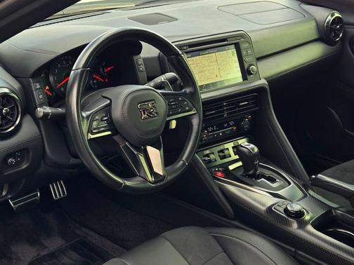2020 Nissan GT-R Premium Dual-clutch 6-Speed Transmission