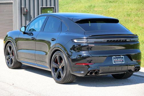 Chromite Black Metallic 2026 Porsche Cayenne GTS