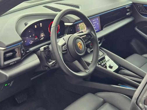 2025 Porsche Macan Electric