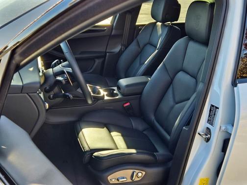 2026 Porsche Macan S