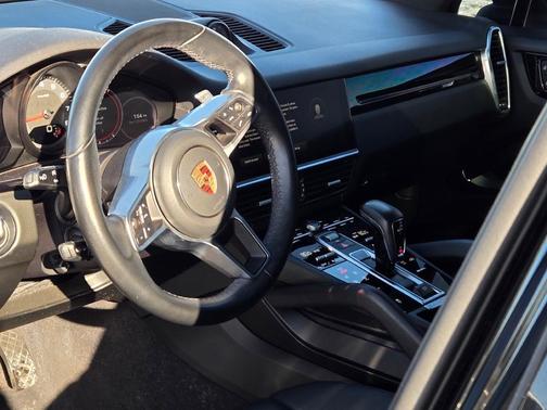 2022 Porsche Cayenne Cayenne