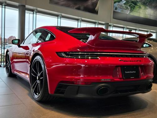 2024 Porsche 911 Carrera 4 GTS