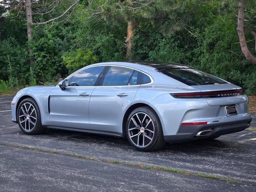 2024 Porsche Panamera 4