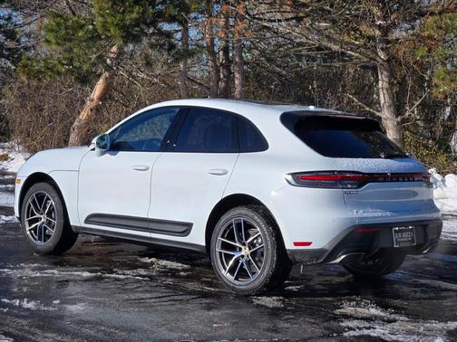 2026 Porsche Macan 