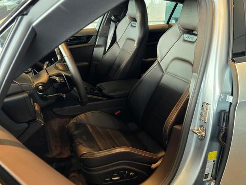 2025 Porsche Panamera GTS