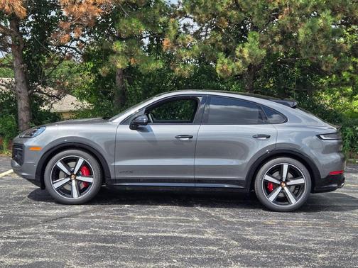 2025 Porsche Cayenne GTS