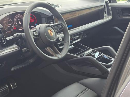 2025 Porsche Cayenne GTS