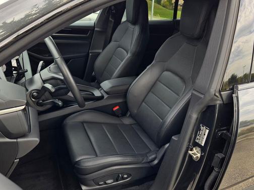 2025 Porsche Macan 4S
