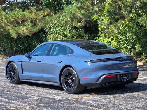 2025 Porsche Taycan 