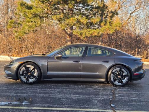 2025 Porsche Taycan 