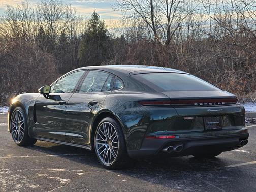 2026 Porsche Panamera 4