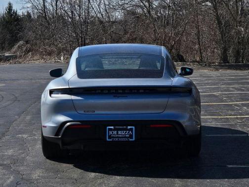 Dolomite Silver Metallic 2023 Porsche Taycan