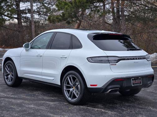 2026 Porsche Macan 
