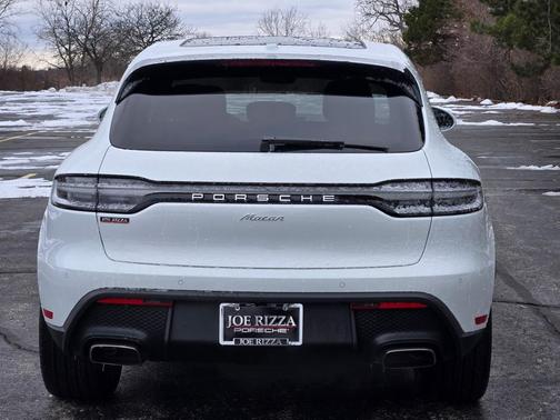 2026 Porsche Macan 