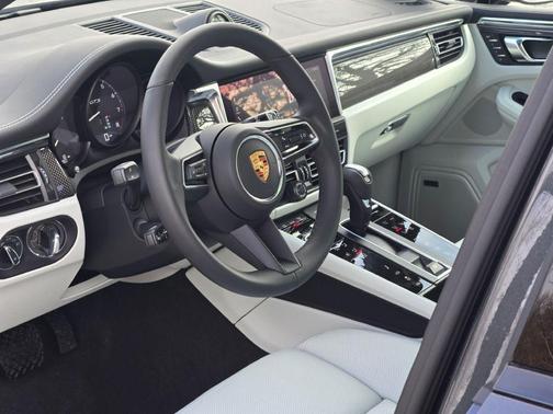 2026 Porsche Macan GTS