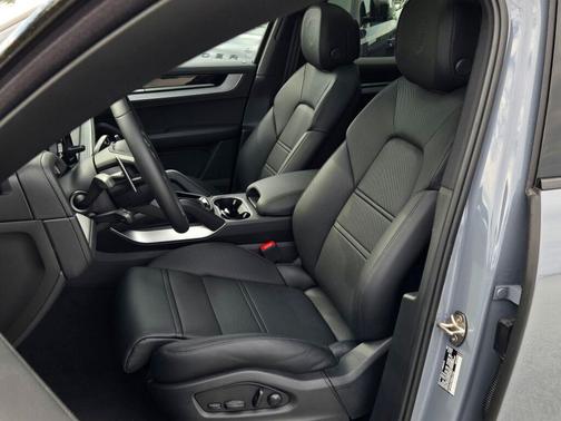 2025 Porsche Cayenne S