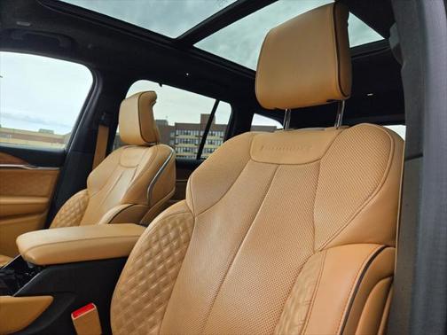 2022 Jeep Grand Cherokee Summit
