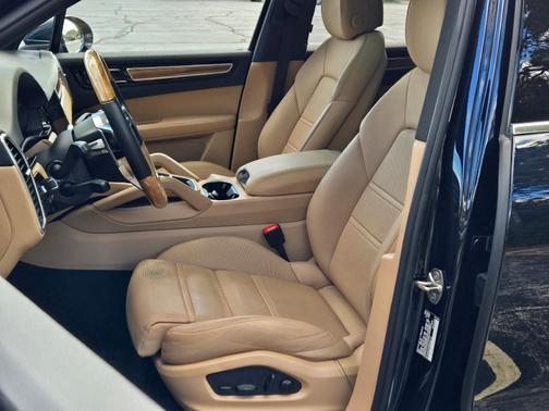2022 Porsche Cayenne Cayenne