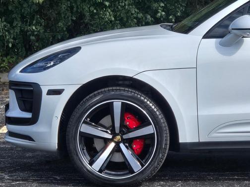2022 Porsche Macan S