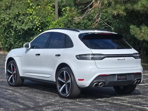 2022 Porsche Macan S