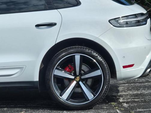 2022 Porsche Macan S