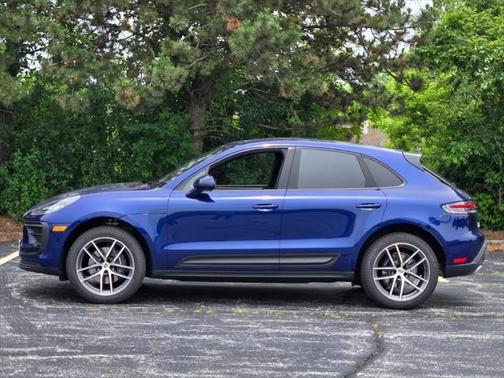 2025 Porsche Macan Base