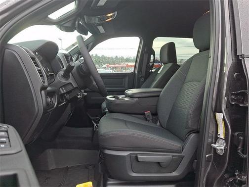 2026 RAM 2500 Black Express Crew Cab 4x4 6'4' Box