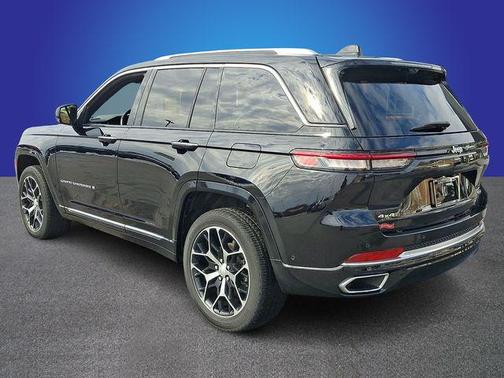 2023 Jeep Grand Cherokee Summit