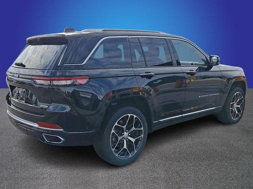 2023 Jeep Grand Cherokee Summit